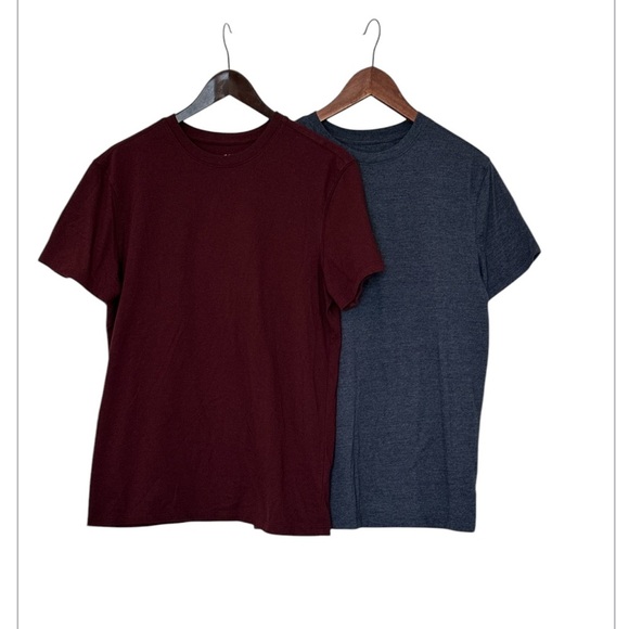 2 Men’s Basic T shirts (1) Navy and (1) Mauve Goodfellow & Co, size Medium - Picture 1 of 10